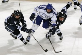 英雄联盟竞猜-胜利的另一面，当费德勒的连败遇上阿森纳教练的困局